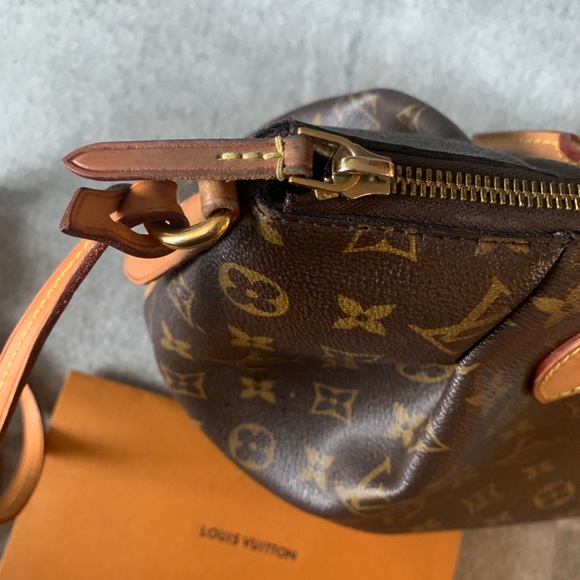 Louis Vuitton Turenne MM - Picture 8 of 11